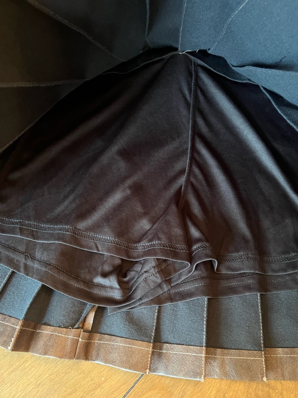 Vici Chocolate Brown Front Runner Pleated Leather Mini Skort size Medium - Picture 4 of 8